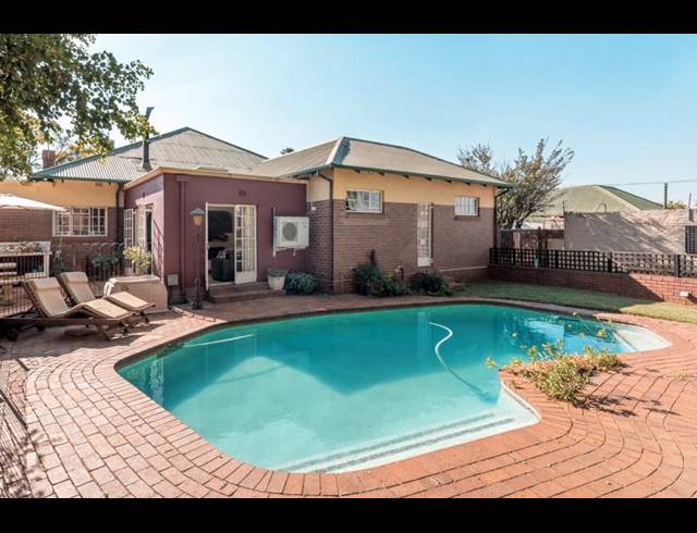 4 BEDROOM HOUSE FOR SALE IN SOUTH KENSINGTON